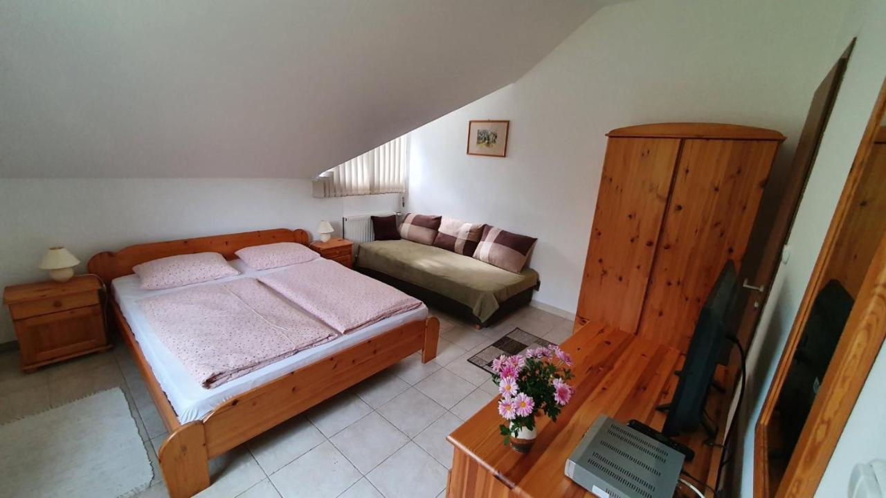 Borkúti Panzió és Apartman Balatonszárszó Exterior foto